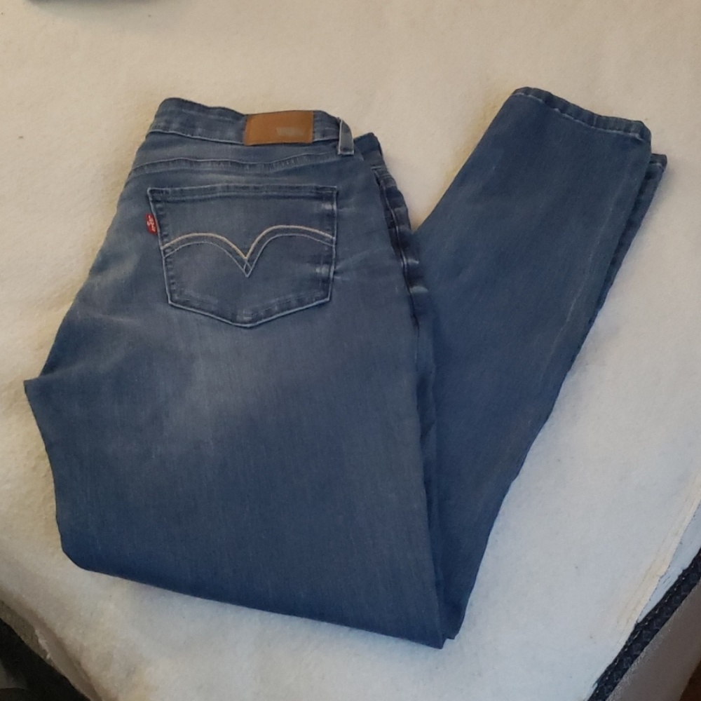 32" waist Levis